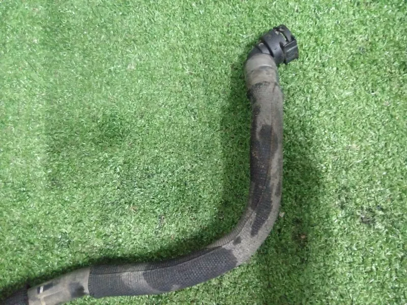 Патрубок отопителя