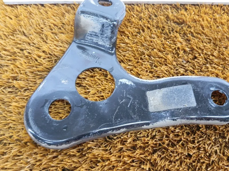 Крепление балки подвески