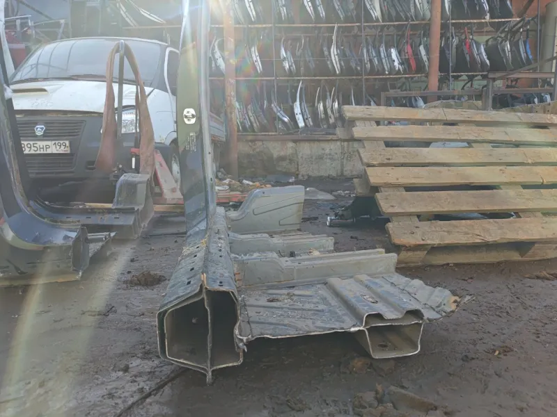 Порог с центральной стойкой