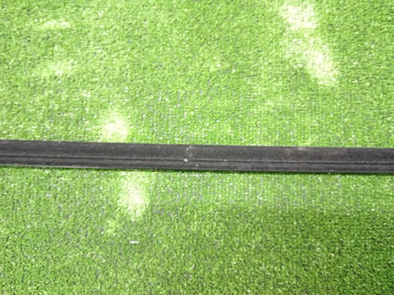 Уплотнитель стекла двери