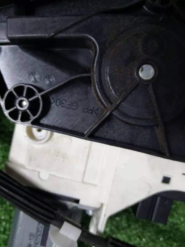 Стеклоподъемник Audi A4 2009 8K0837462E B8, передний правый