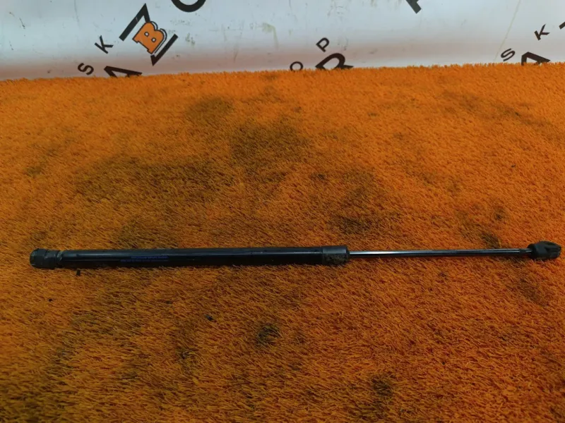 Амортизатор крышки багажника