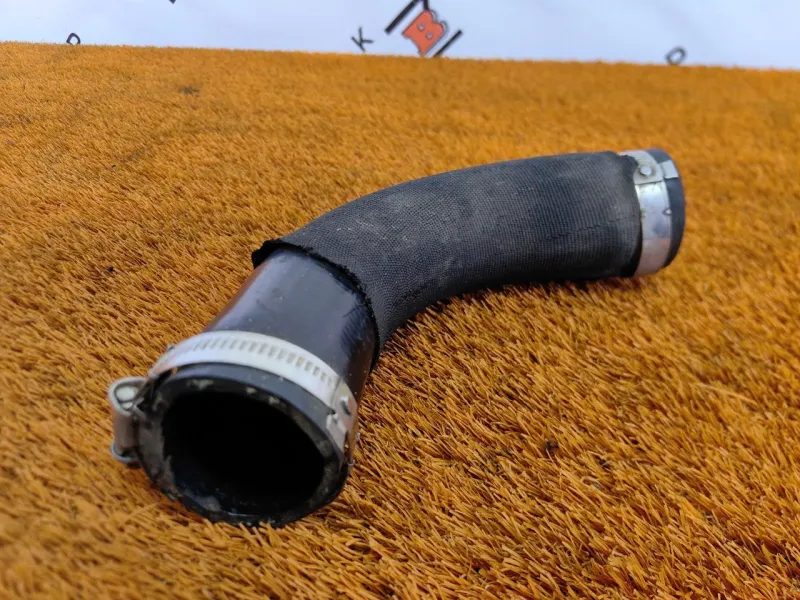 Патрубок интеркулера