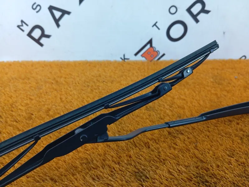 поводок стеклоочистителя