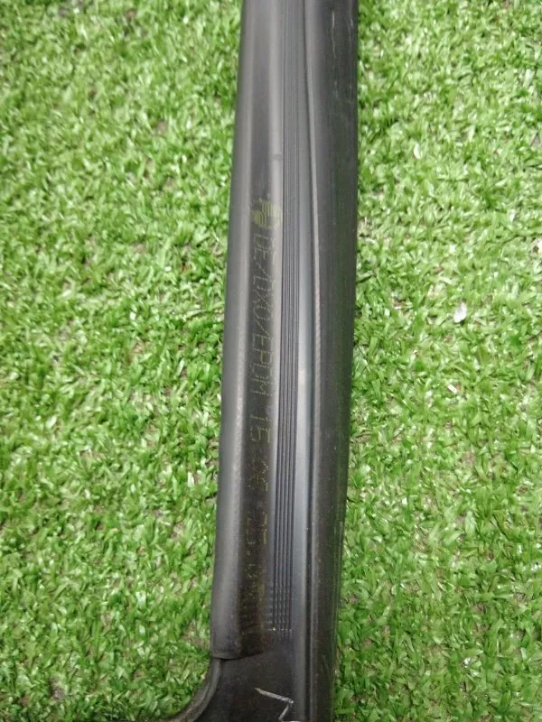 Уплотнитель стекла двери