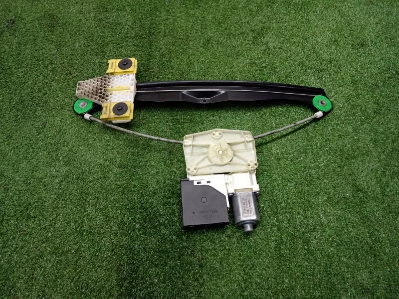 Стеклоподъемник Audi A3 2006 8P4839462B 8P, задний правый