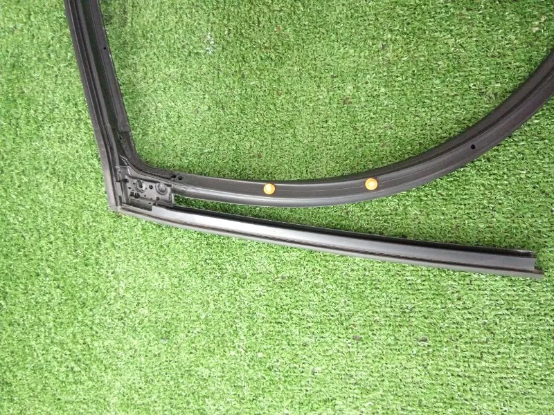 Уплотнитель двери