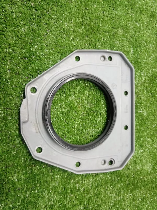 Крышка коленвала