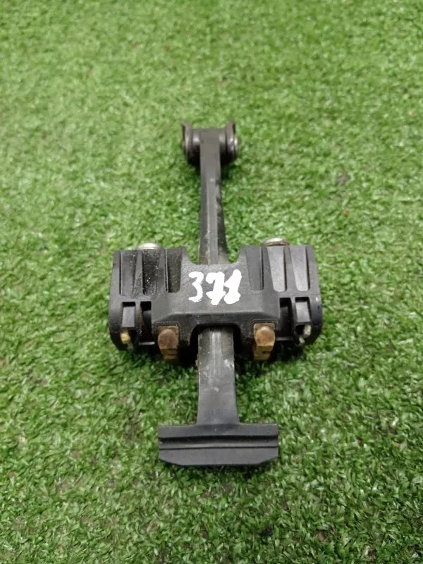 Ограничитель двери