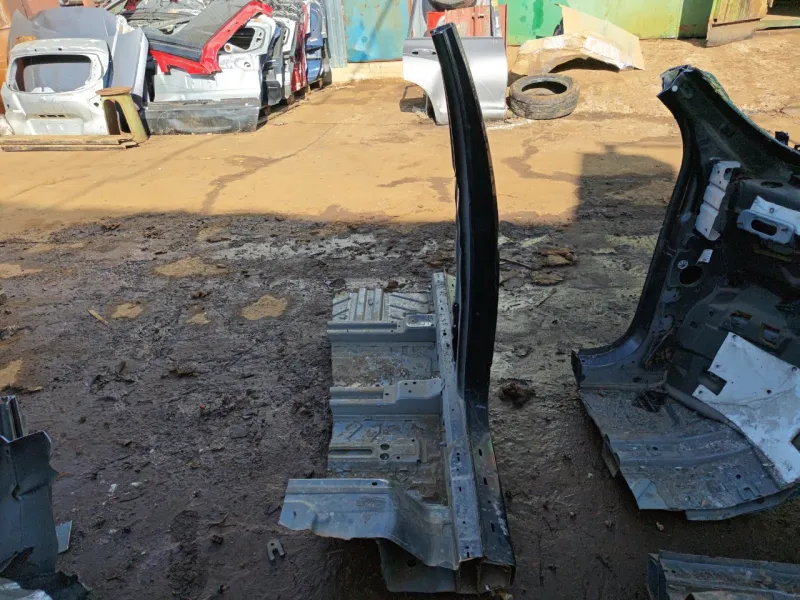 Порог с центральной стойкой