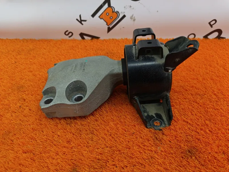 Опора двигателя