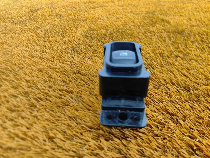 Кнопка стеклоподъемника