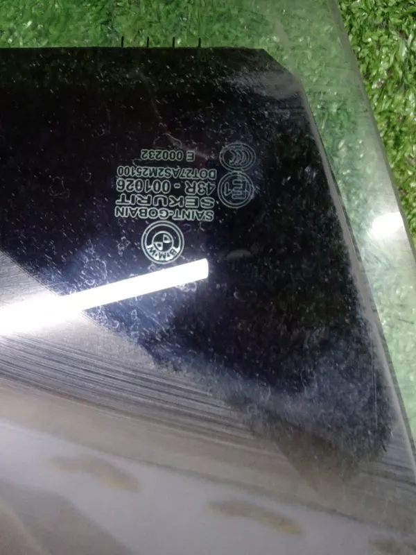 Стекло двери BMW 7-Series 2010 51337182084 F02, переднее правое