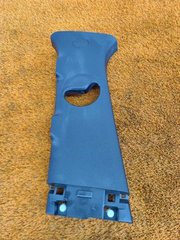 Обшивка центральной стойки