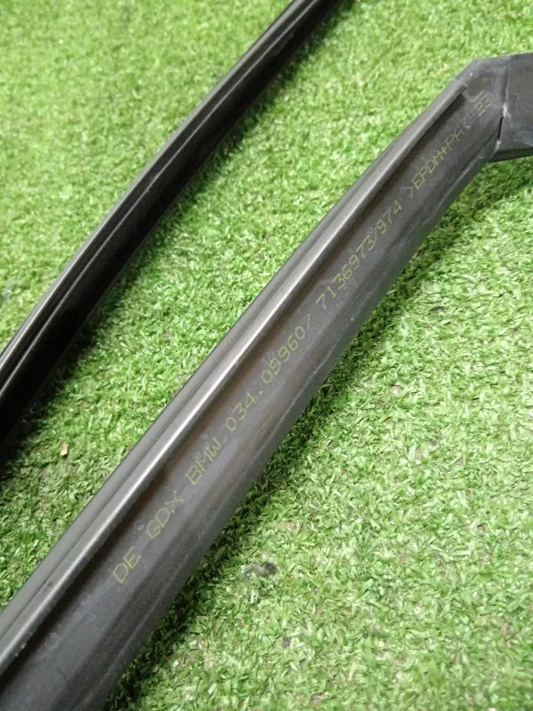 Уплотнитель стекла двери