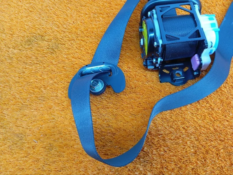 Ремень безопасности