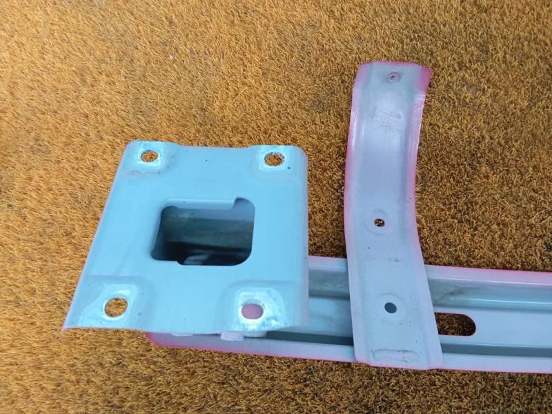 Усилитель бампера