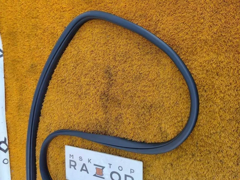 Уплотнитель проема двери