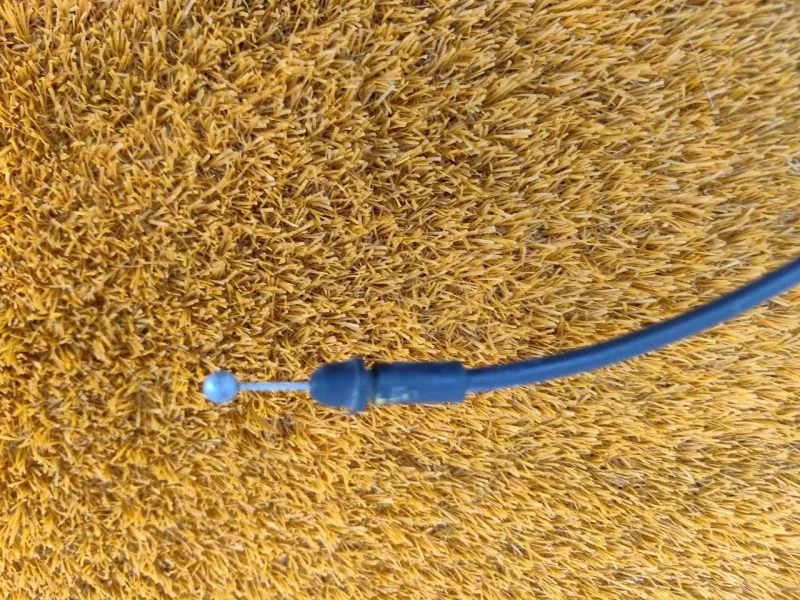 Трос замка капота