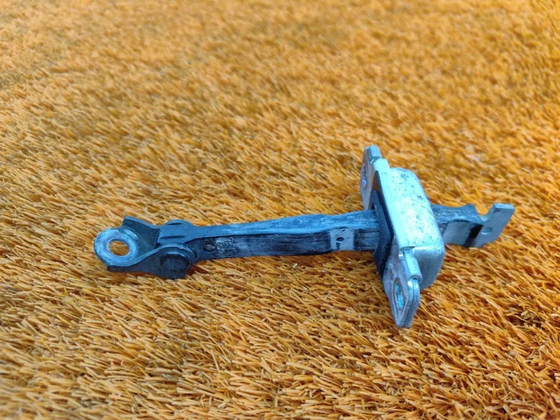 Ограничитель двери