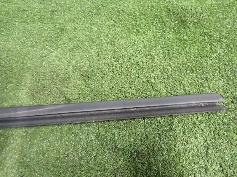 Молдинг стекла