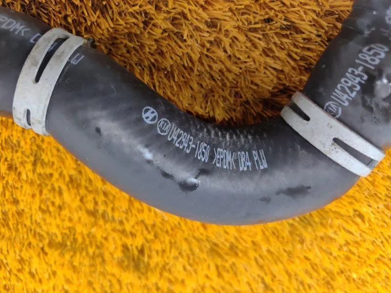 Патрубок радиатора