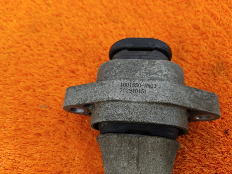 Подушка двигателя