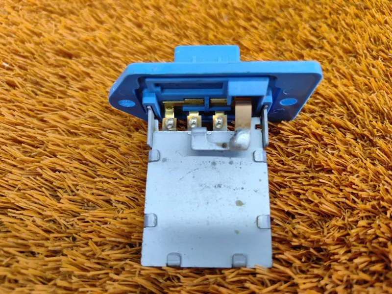 Резистор отопителя