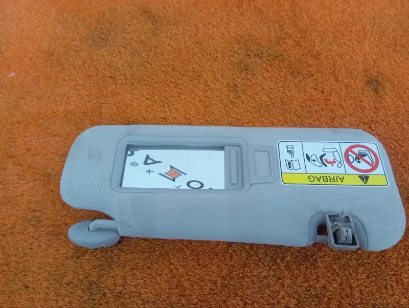 Козырек солнцезащитный