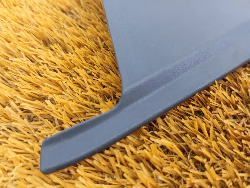 Уголок двери