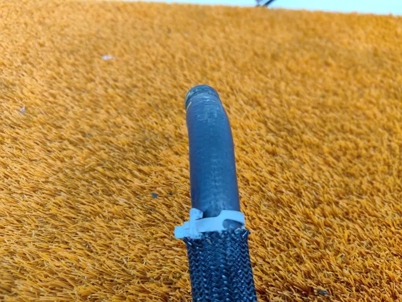 Трубка системы охлаждения