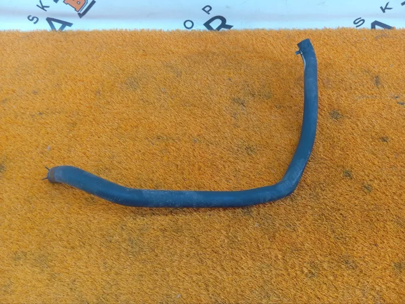 Патрубок радиатора