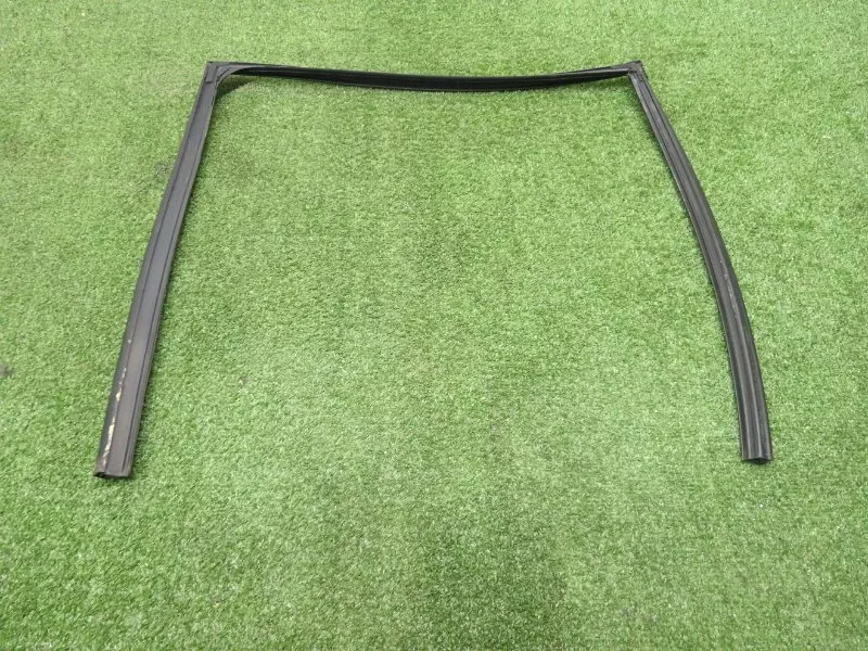 Уплотнитель стекла двери