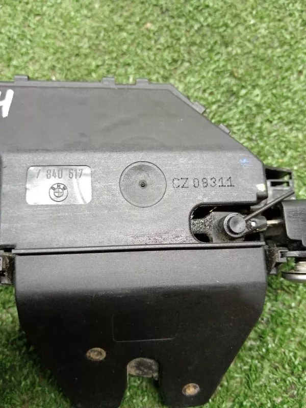 Замок багажника