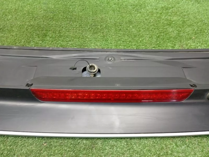 Спойлер багажника