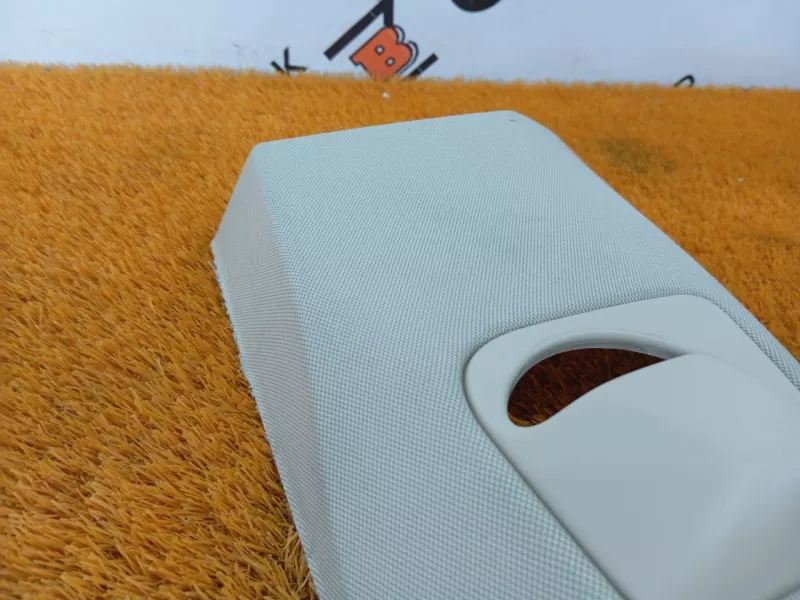 Обшивка центральной стойки