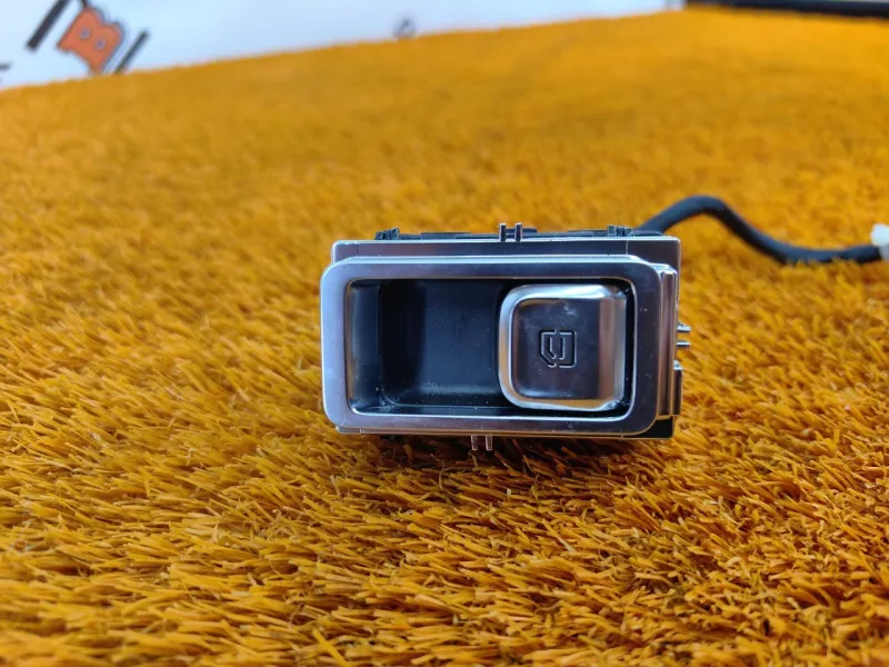 Кнопка стеклоподъемника