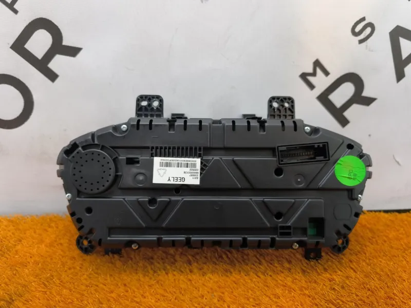 Панель приборов