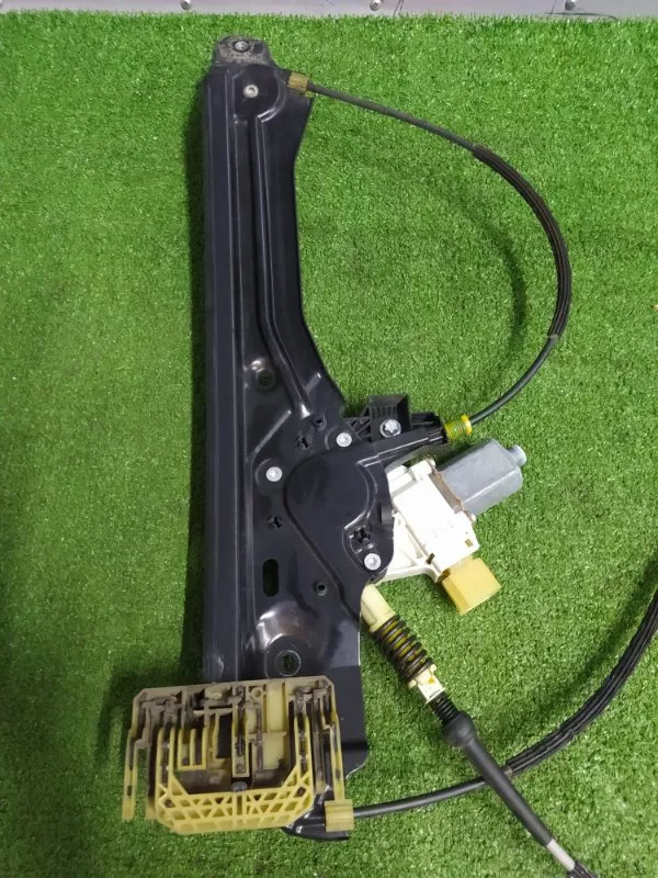 Стеклоподъемник BMW 7-Series 2010 51337182105 F02, передний левый