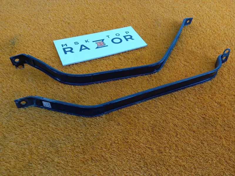 Крепление топливного бака