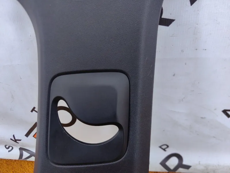 Обшивка центральной стойки