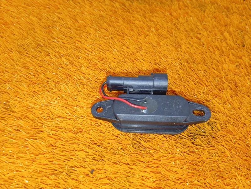 Кнопка багажника