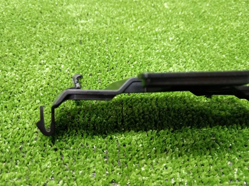 Кронштейн обшивки стойки