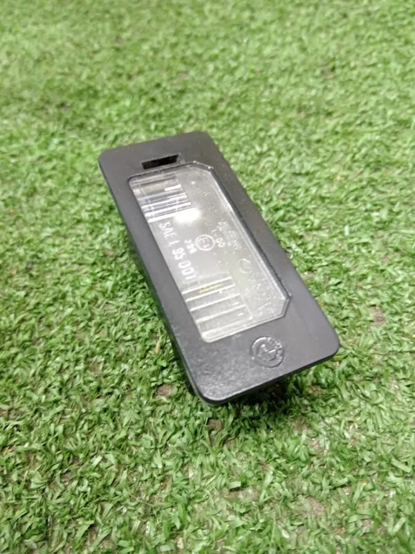 Фонарь подсветки номера