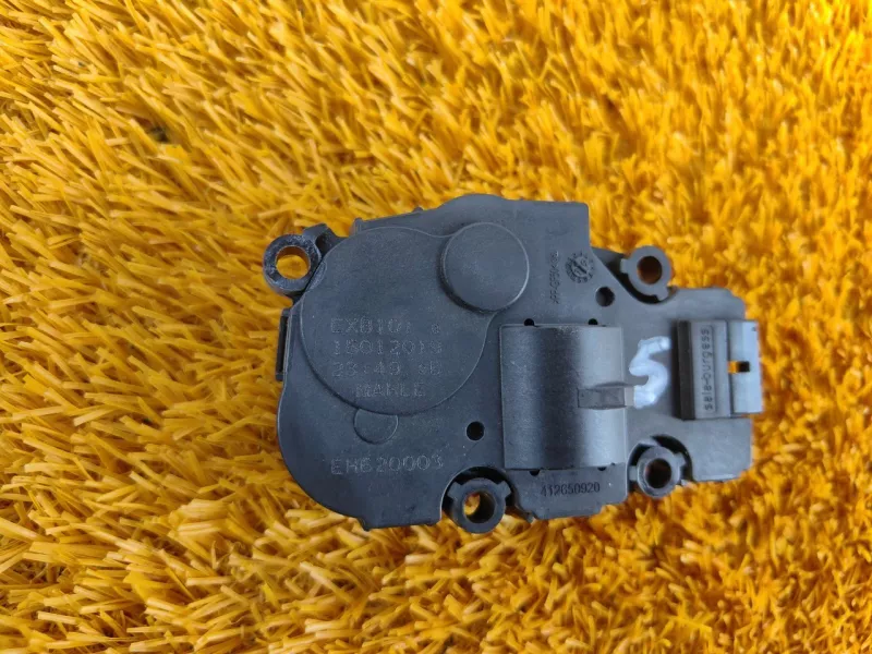 Моторчик заслонки печки