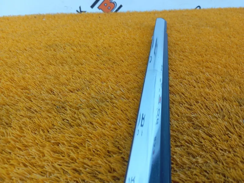 Уплотнитель стекла двери