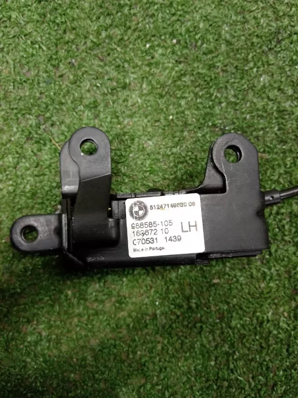 Замок багажника