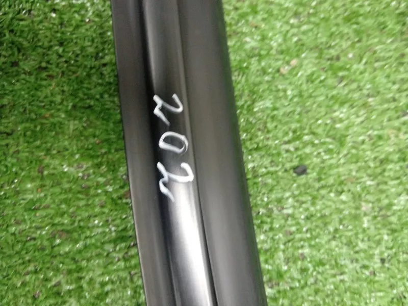 Уплотнитель стекла двери