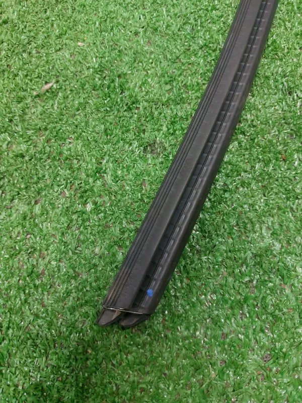 Молдинг стекла