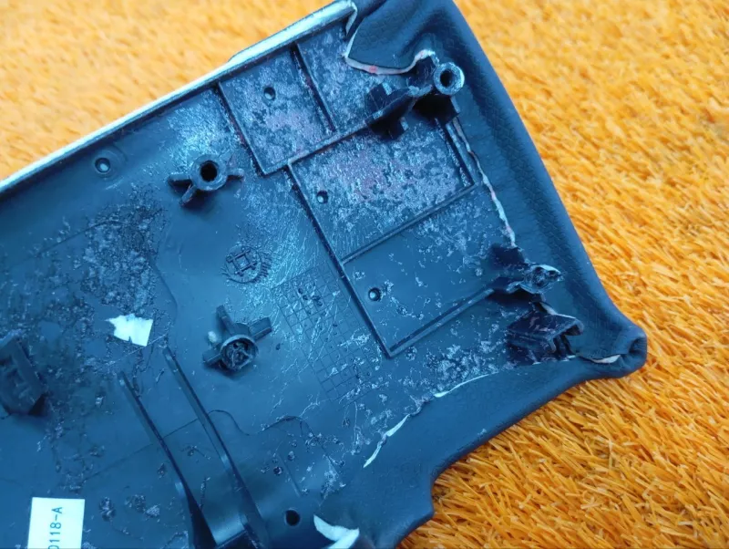 Накладка обшивки двери